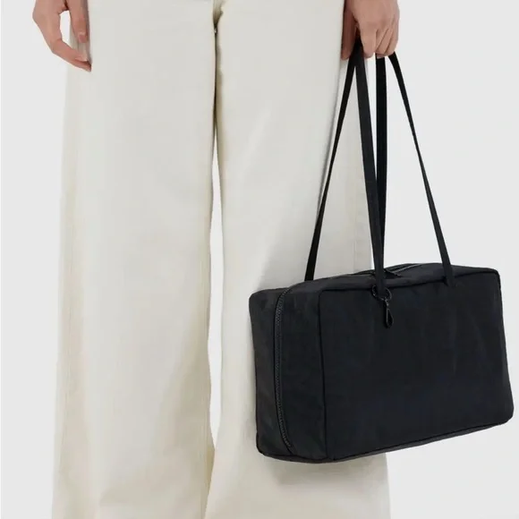 BAGGU Medium Bowler Bag in Black - Picture 2 of 3